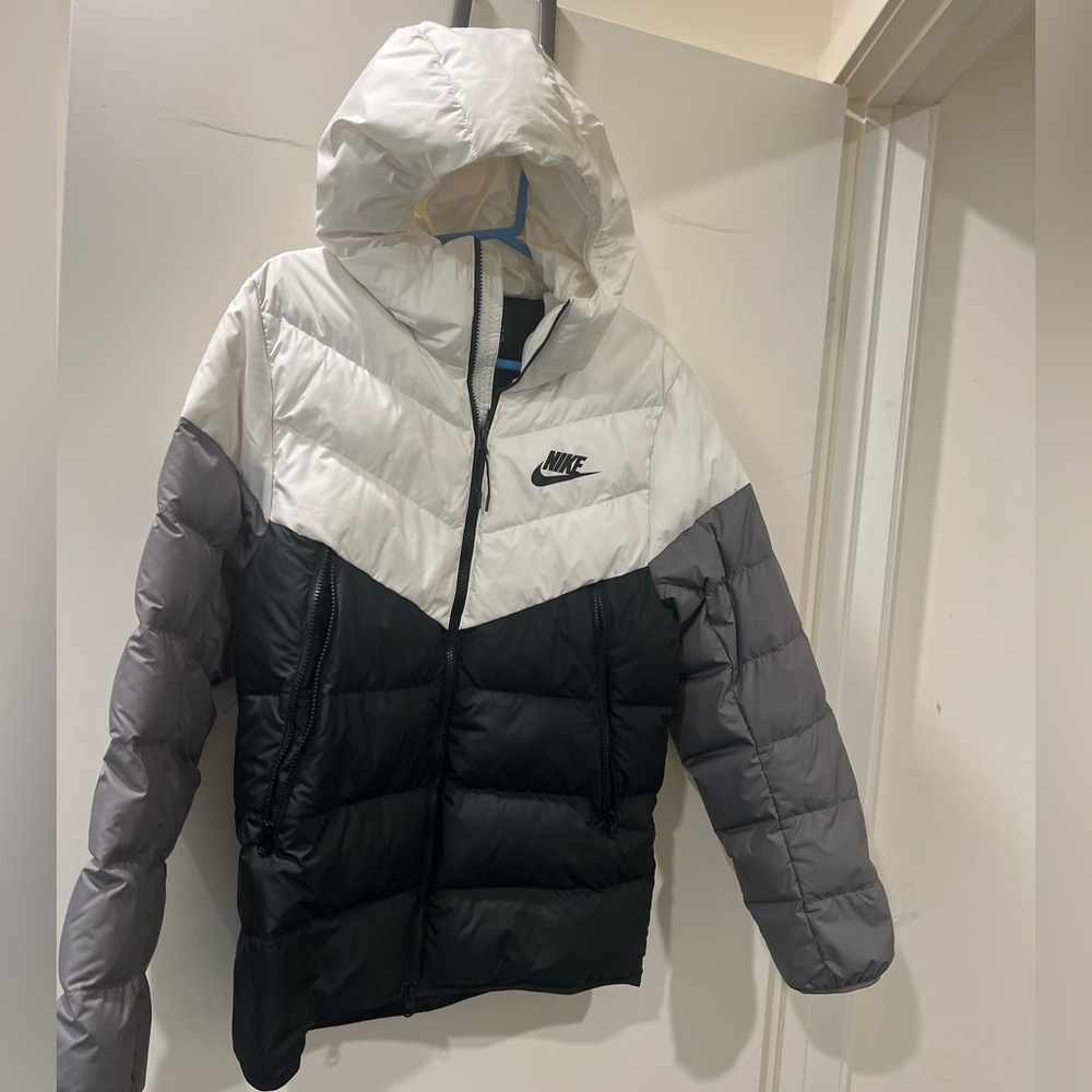 Nike men’s down hooded puffer jacket